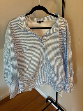 Universal Standard Blue and White Striped Button-Up Shirt - medium